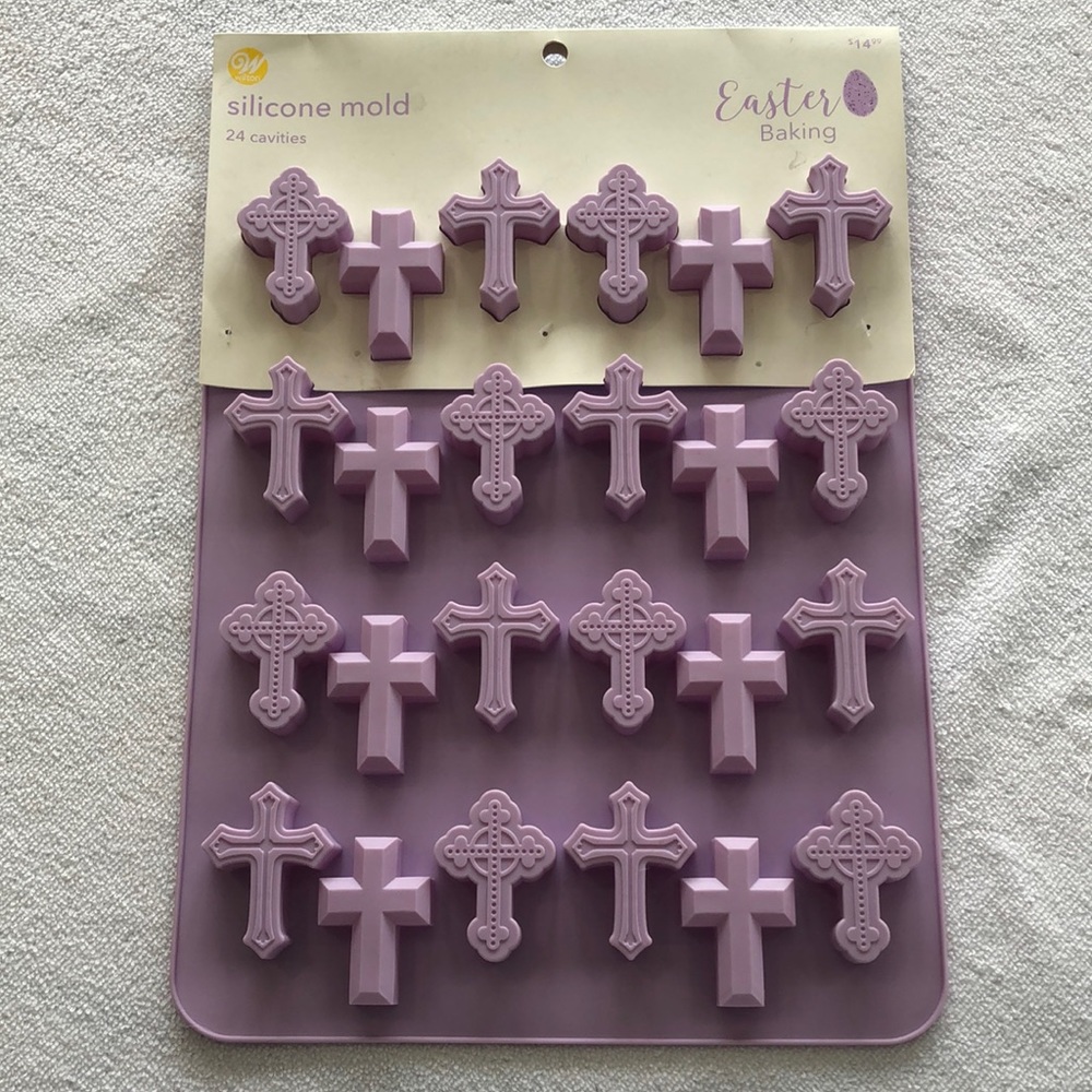 Wilton Easter baking mold